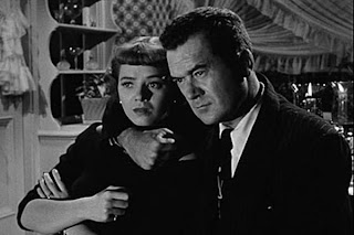 Jeff Donnell as Sylvia Nicolai and Frank Lovejoy as Brub reenact the murder in In a lonely place